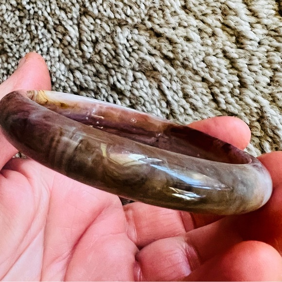 Marbled Vintage Lucite Bangle Bracelet - Picture 5 of 6